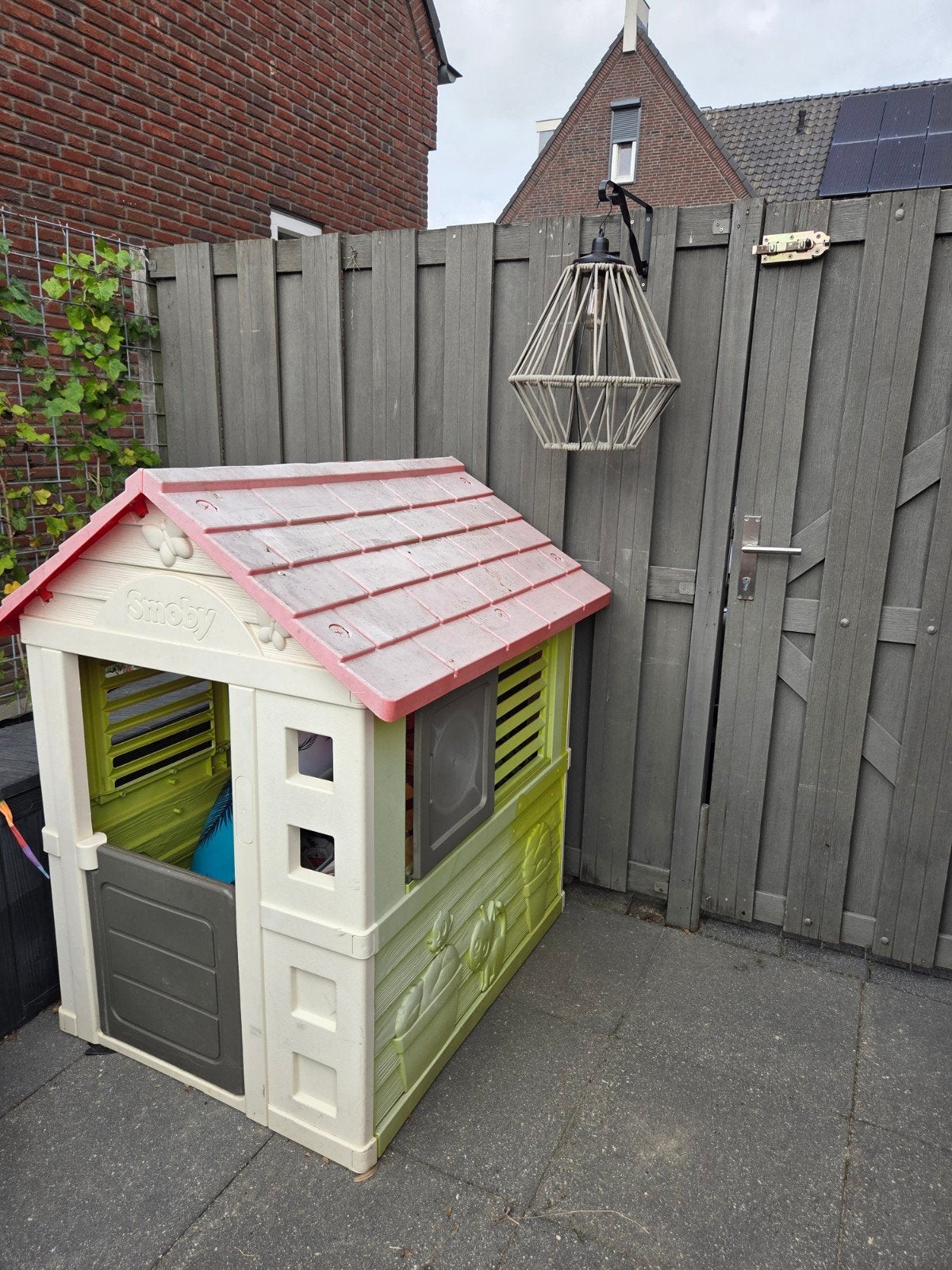 Smoby speelhuisje - verkleurd, maar in goede staat, Ophalen