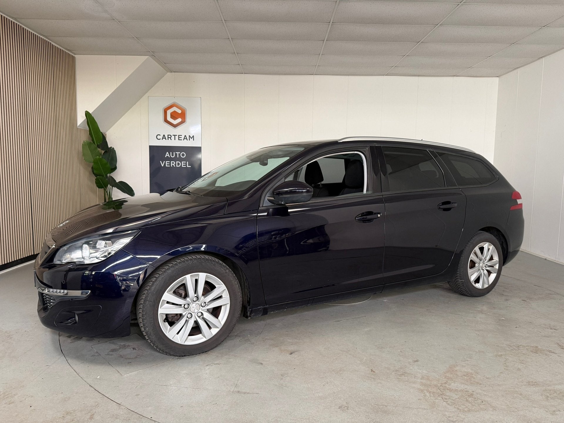 Peugeot 308 SW 1.6 BlueHDI Blue Lease Executive Airco, LMV, Voorwielaandrijving, Gebruikt, 4 cilinders, Blauw