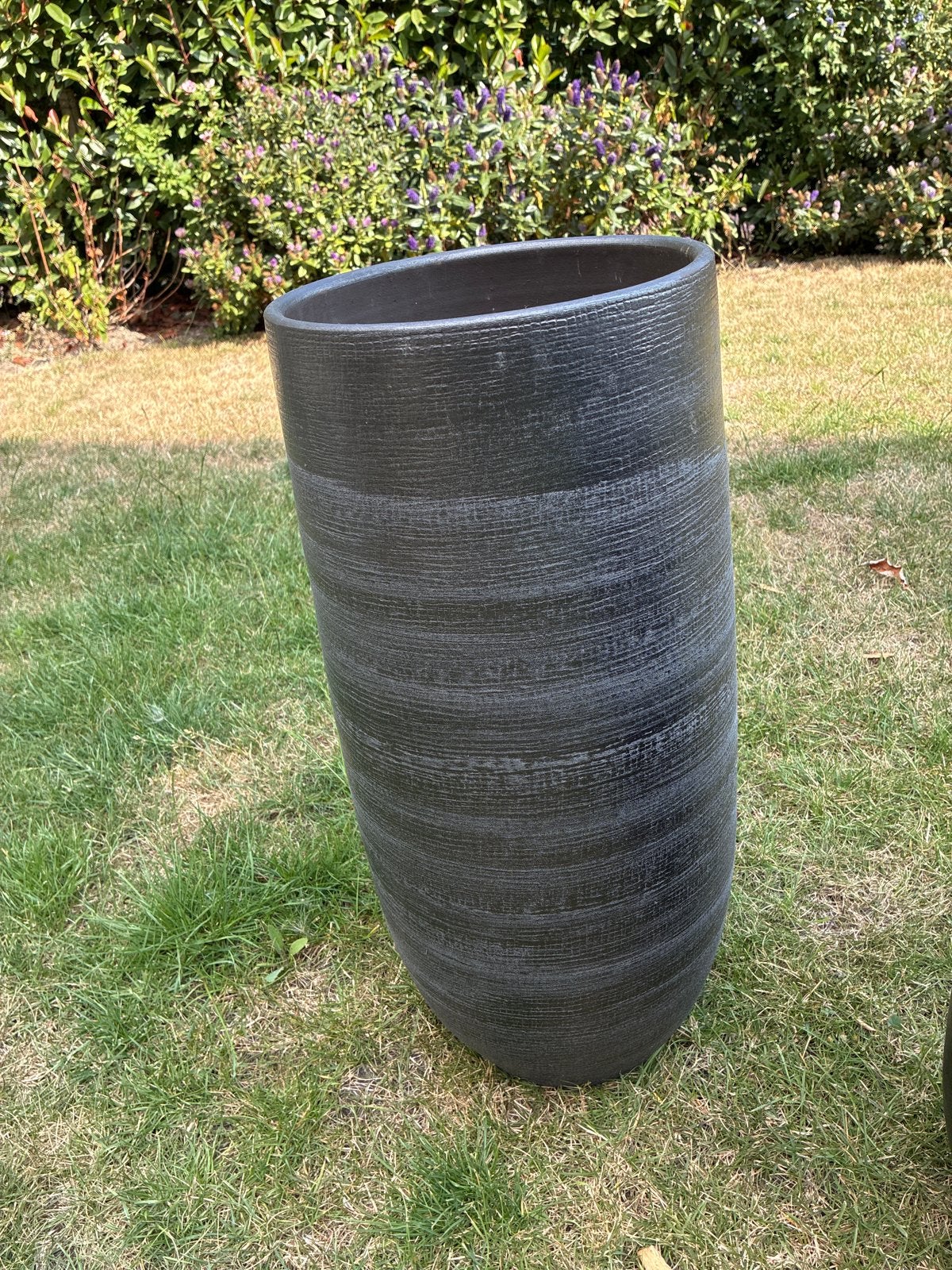 Grote donkergrijze bloempot, 60cm hoog, Kunststof, Gebruikt, Rond, Binnen