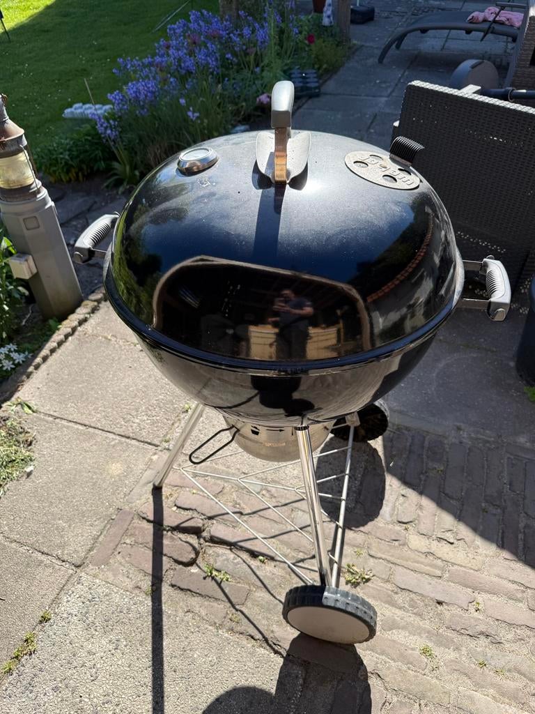 Weber 57cm kettle premium, Ophalen, Gebruikt, Met accessoires