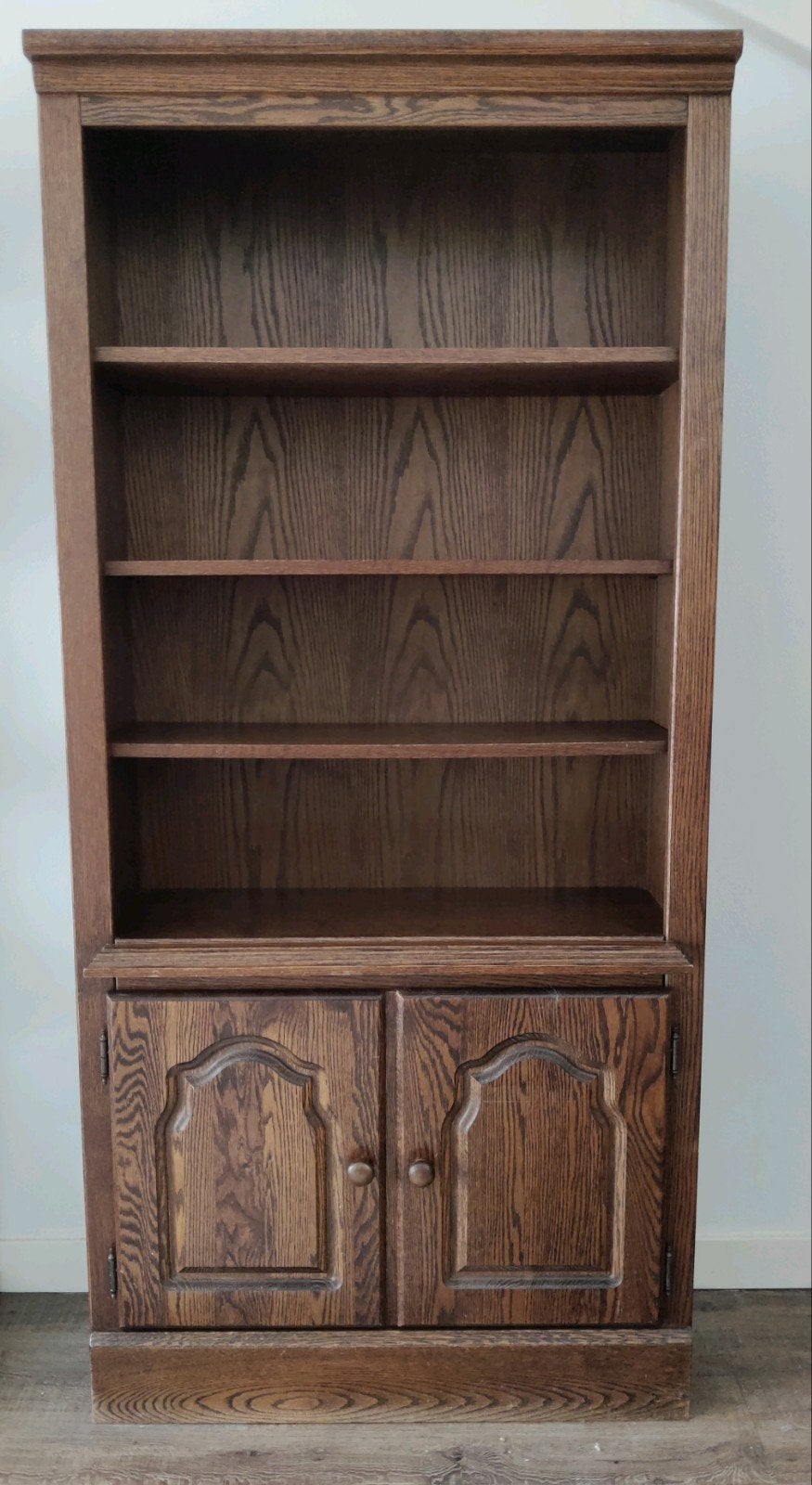 Houten spelletjes kast/boekenkast zgan, Ophalen, Met deur(en), 50 tot 100 cm, Zo goed als nieuw
