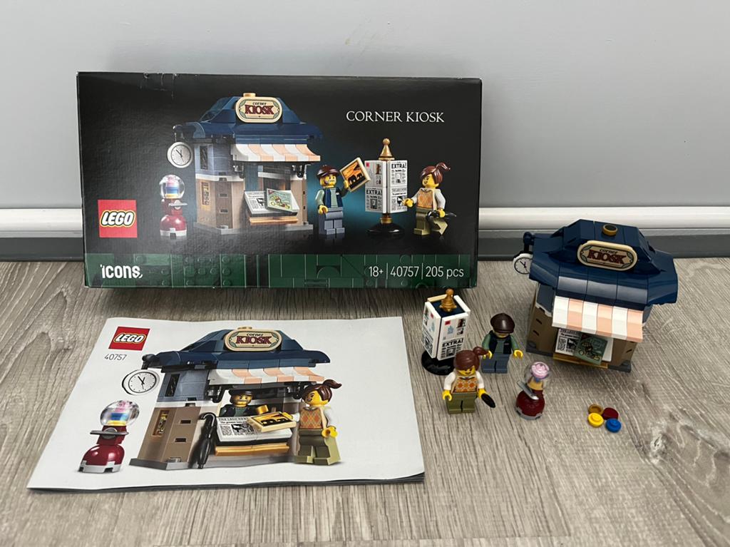 Lego 40757 Corner kiosk, Kinderen en Baby's, Speelgoed | Duplo en Lego, Ophalen of Verzenden, Zo goed als nieuw