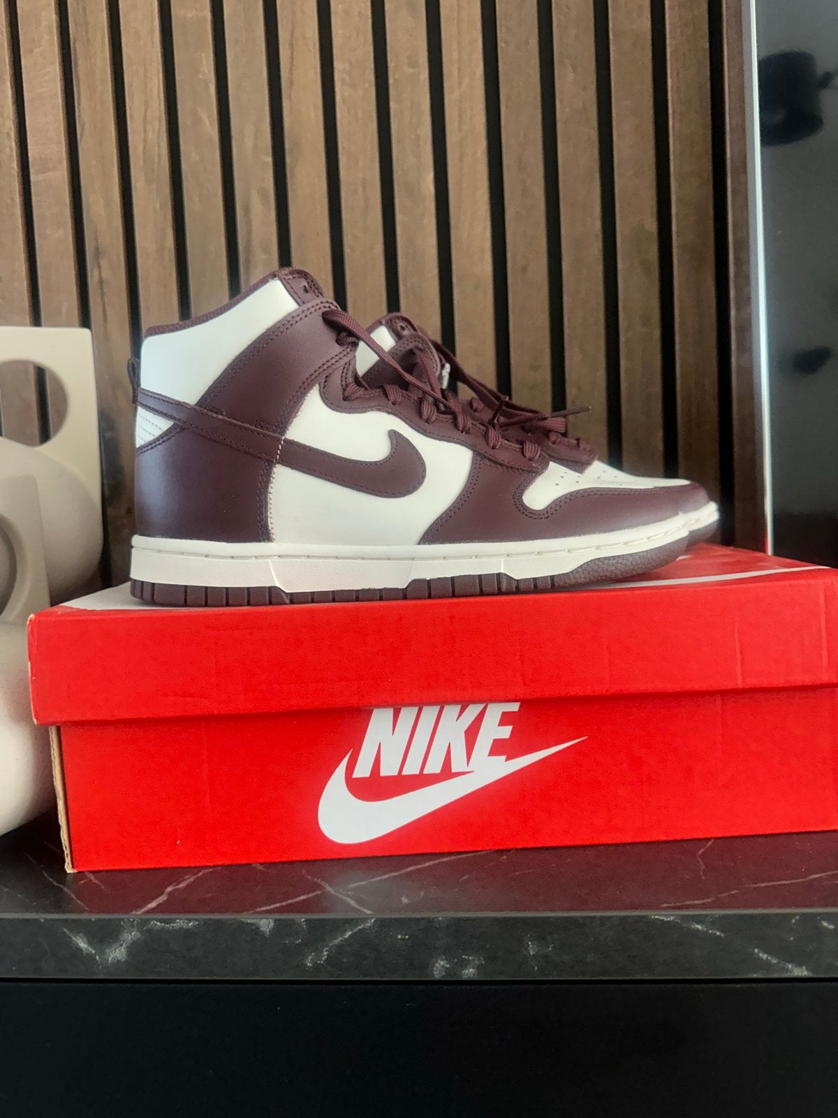 Nike Dunk High Burgundy Crush - Maat 37.5 nieuw, Ophalen of Verzenden, Nieuw, Overige kleuren, Sneakers of Gympen