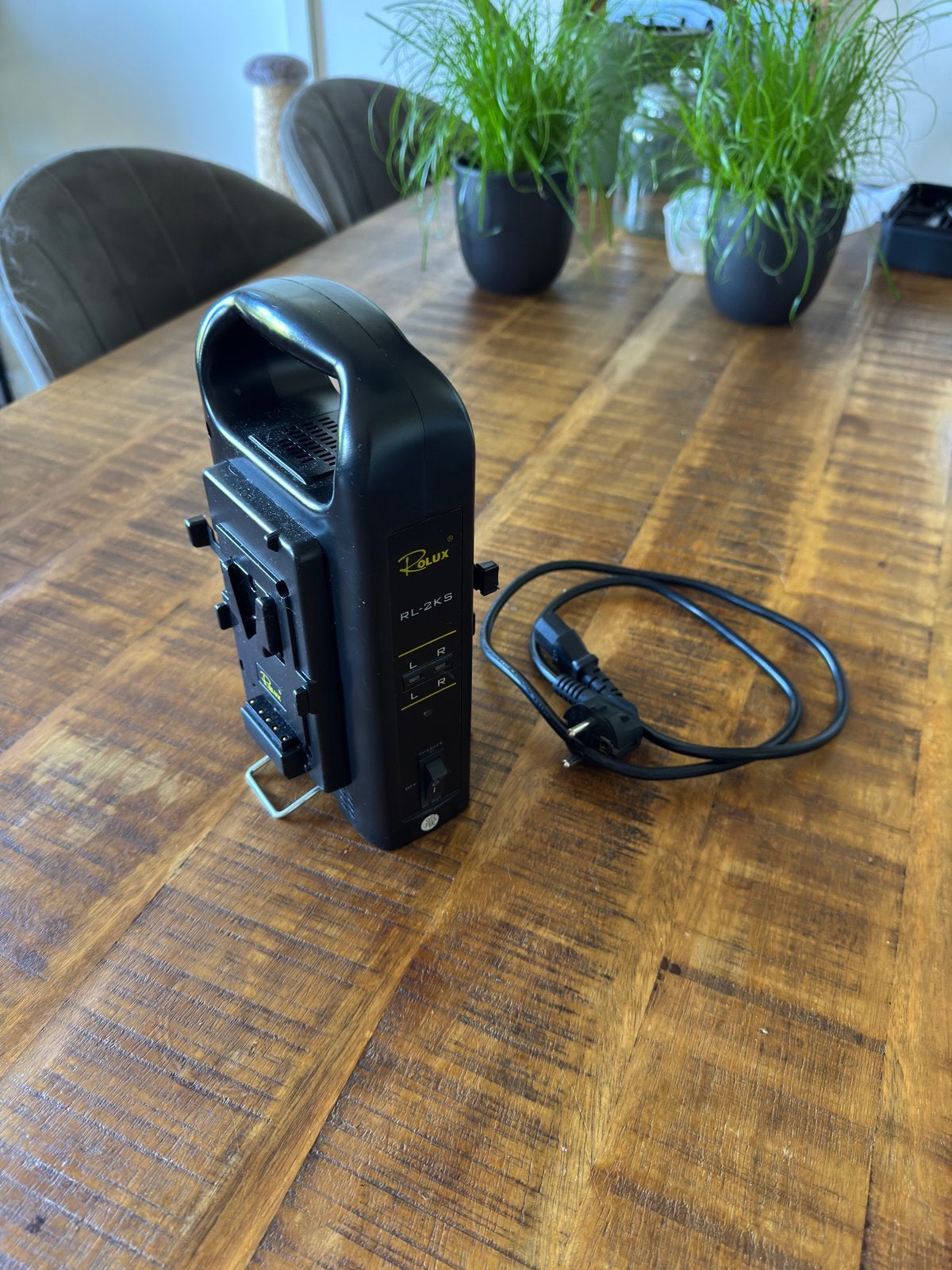 Rolux RL-2KS Dual V-Mount acculader, Ophalen of Verzenden