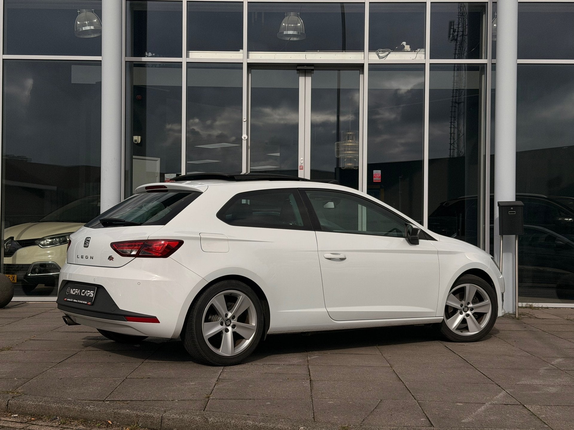 SEAT Leon 1.4 TSI FR|Pano|stoelvewarm|LED|PDC, Auto's, Voorwielaandrijving, Gebruikt, 4 cilinders, Met garantie (alle)