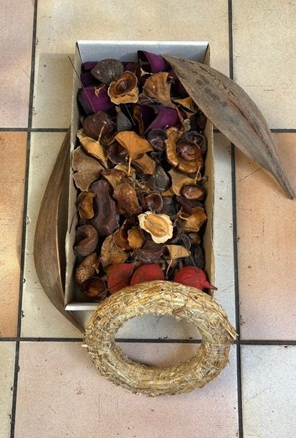 doos met droogvruchten en een strokrans, 20 cm, Nieuw, Ophalen of Verzenden, Overige typen