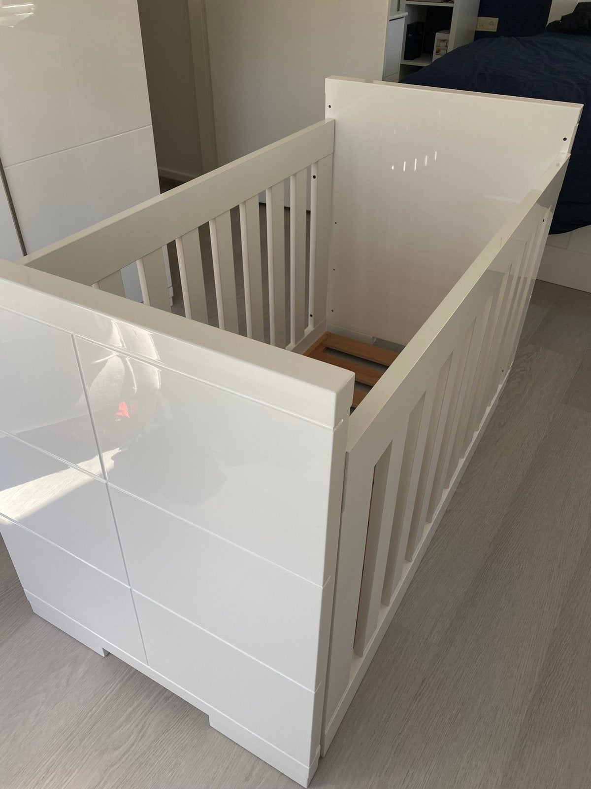 Interbaby hoogglans wit ledikant - gedemonteerd, Ophalen, Zo goed als nieuw, Ledikant