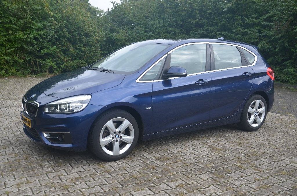 BMW 2-Serie Active Tourer 2.0 220I AUT 2015 Blauw, 730 kg, Beige, Leder, 75 €/maand