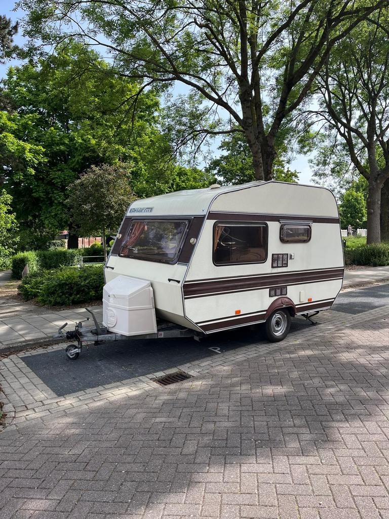 Te huur knus back to basic caravannetje!, Caravans en Kamperen, Caravans, Overige merken, Standaardzit, Omvormbare zithoek, Particulier