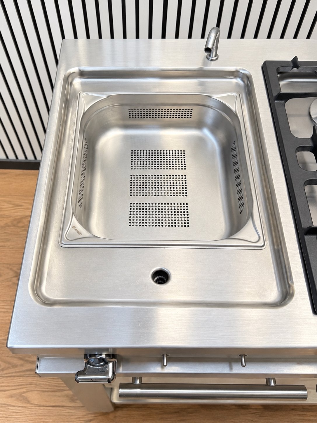 Luxe Proffesionele Lacanche/Westahl gasfornuis 150 cm, Fornello Esperta, Grill, Zo goed als nieuw, Energieklasse A of zuiniger