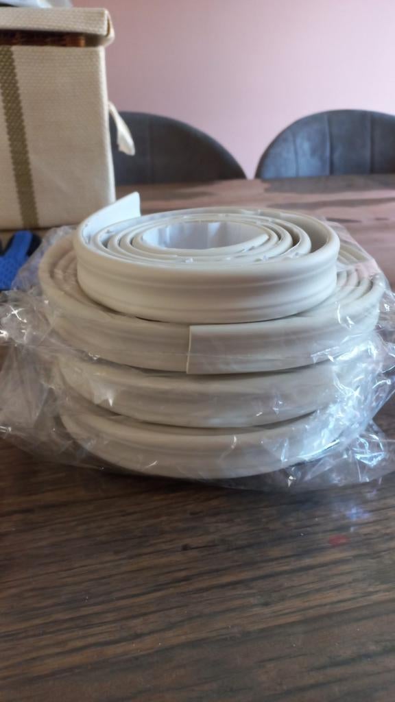 Witte flexibele plinten op rol, nieuw in verpakking, Nieuw, Ophalen of Verzenden, Mdf, 200 tot 250 cm