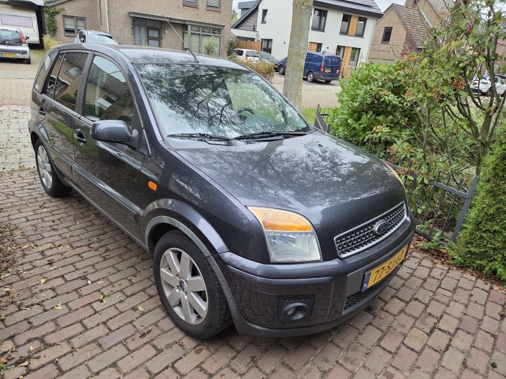 Ford Fusion Futura 1.4 16V 2006 Grijs, Auto's, Voorwielaandrijving, 49 €/maand, Origineel Nederlands, Grijs