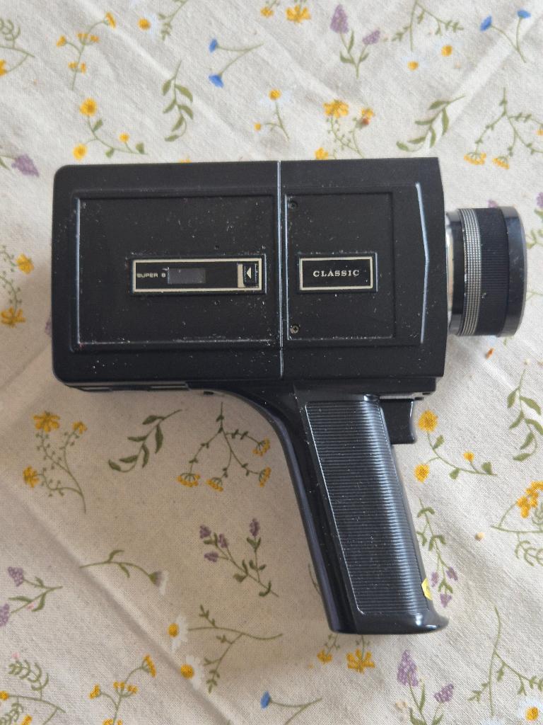 Mooie vintage Chinon 722-P power zoom super 8 video camera, Audio, Tv en Foto, Videocamera's Analoog, Ophalen of Verzenden, 8mm