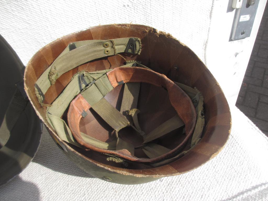 Belgische helm 1955 /militaire bijl wo2, Verzamelen, Militaria | Tweede Wereldoorlog, Ophalen of Verzenden, Landmacht, Overige gebieden