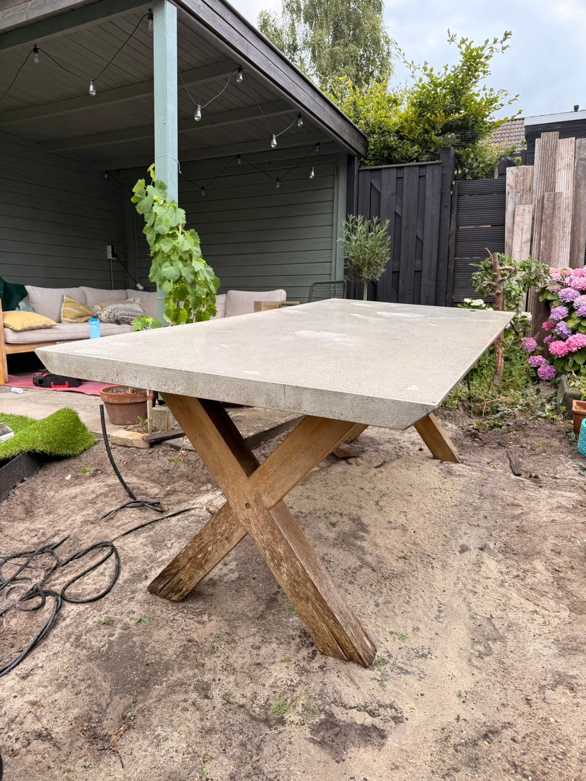 Tuintafel betonlook met hardhouten poten 210x100cm, Tuin en Terras, Ophalen, Gebruikt, Rechthoekig, Hout