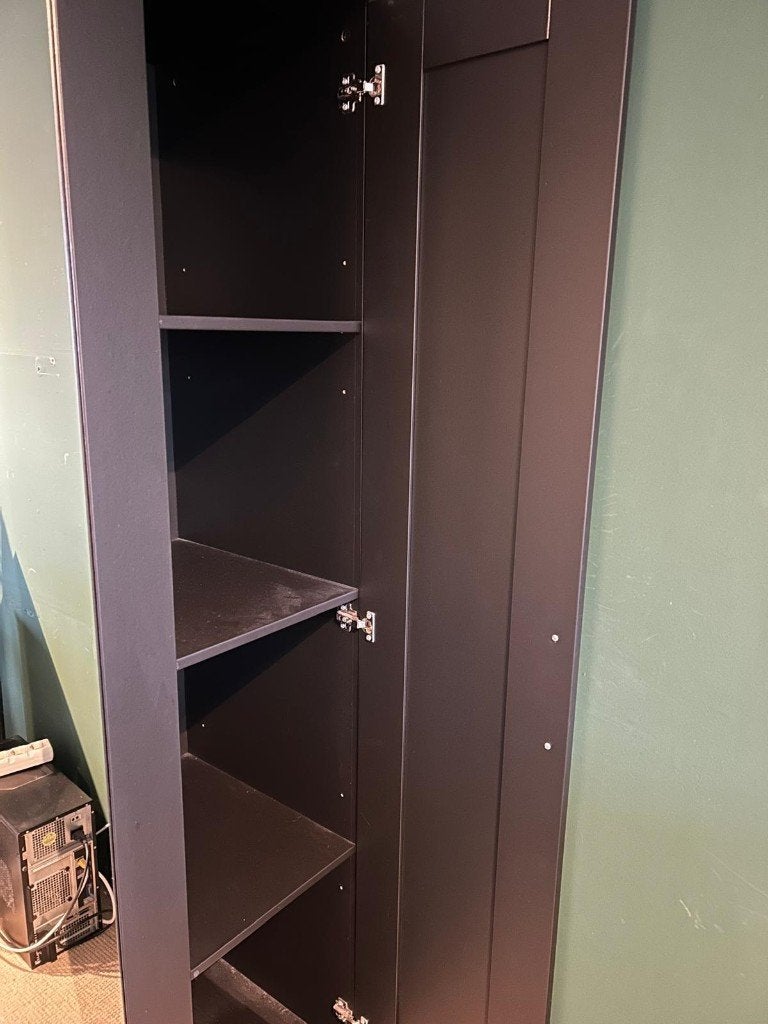 Brimnes kledingkast zwart, Ophalen, Gebruikt, 100 tot 150 cm, Met plank(en)