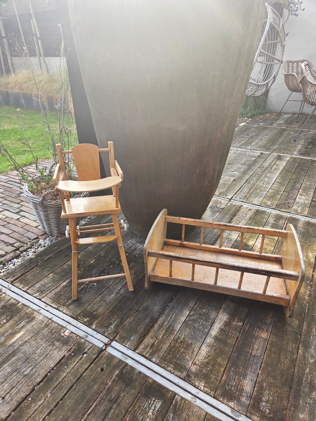 Vintage houten poppenstoel en wiegje, Ophalen of Verzenden, Gebruikt, Babypop