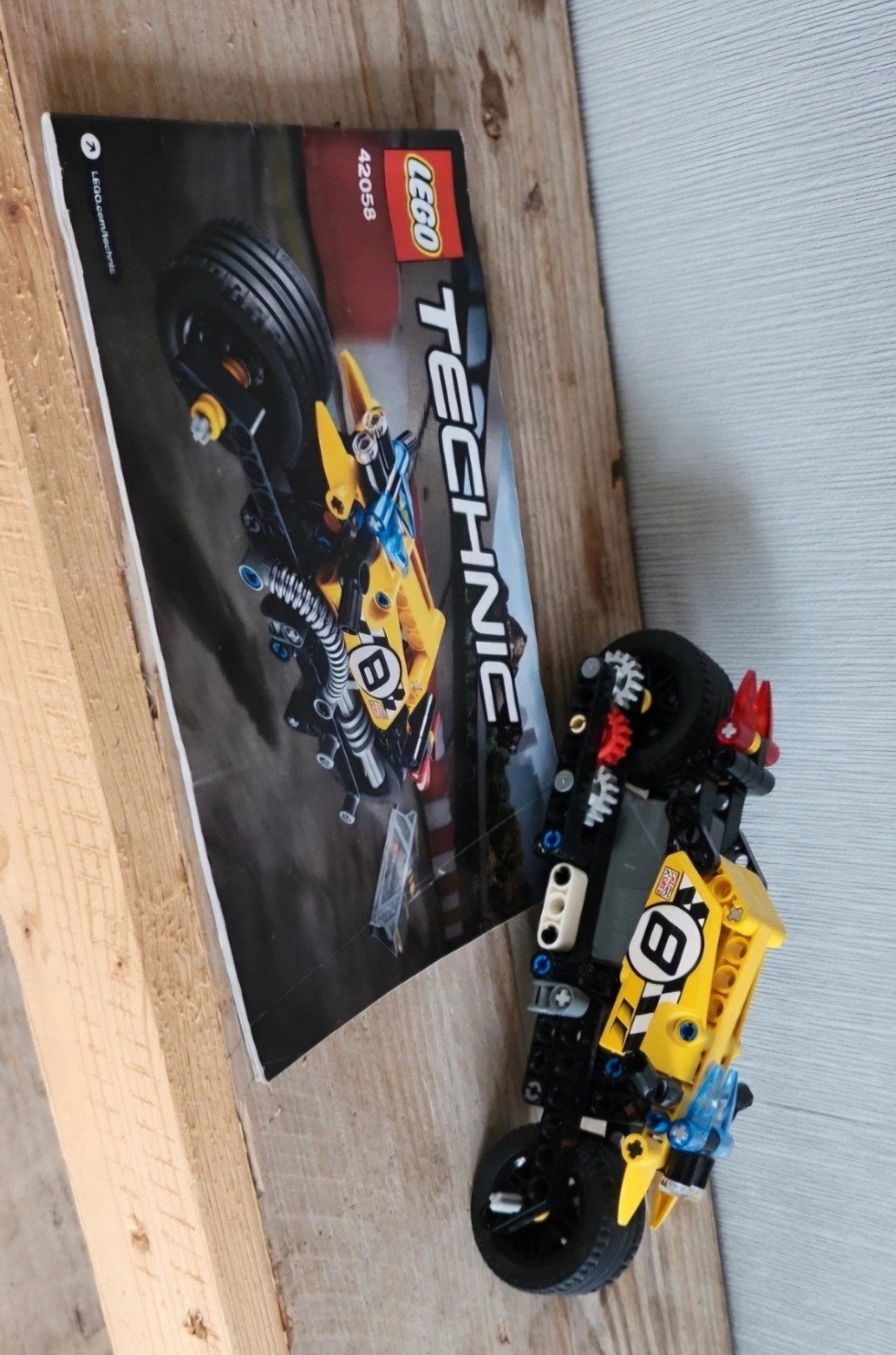 Lego Technic 42058 Stuntmotor - Compleet met boekje, Ophalen of Verzenden