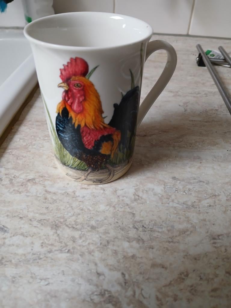 Mok met haan decoratie - Meander BV, Huis en Inrichting, Gebruikt, Keramiek, Ophalen of Verzenden, Overige stijlen