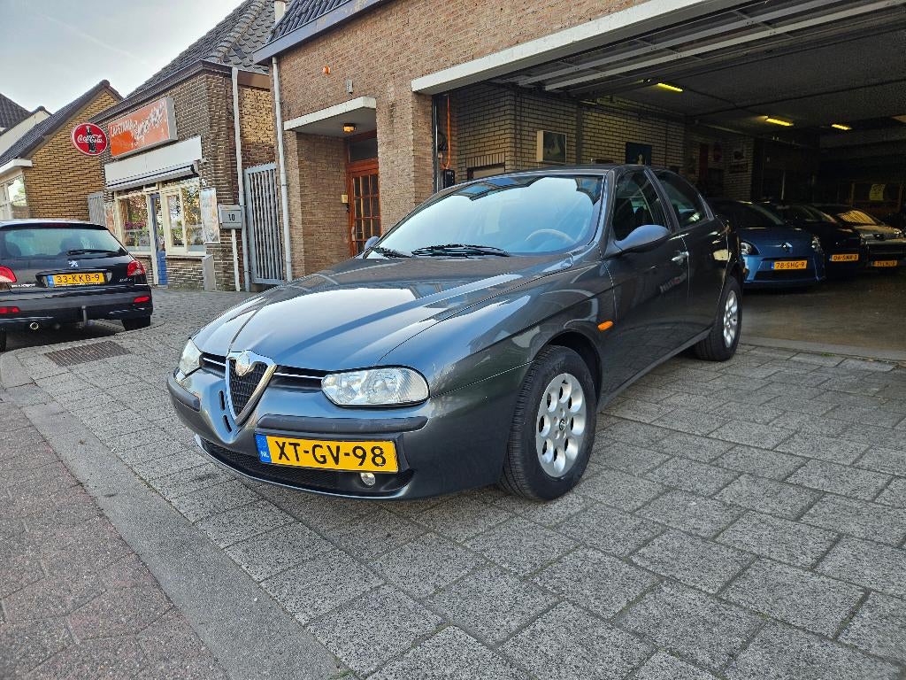 Alfa Romeo 156 2.0 Twin Spark 1999 Grijs, Metallic lak, Sedan, Zilver of Grijs, 500 kg
