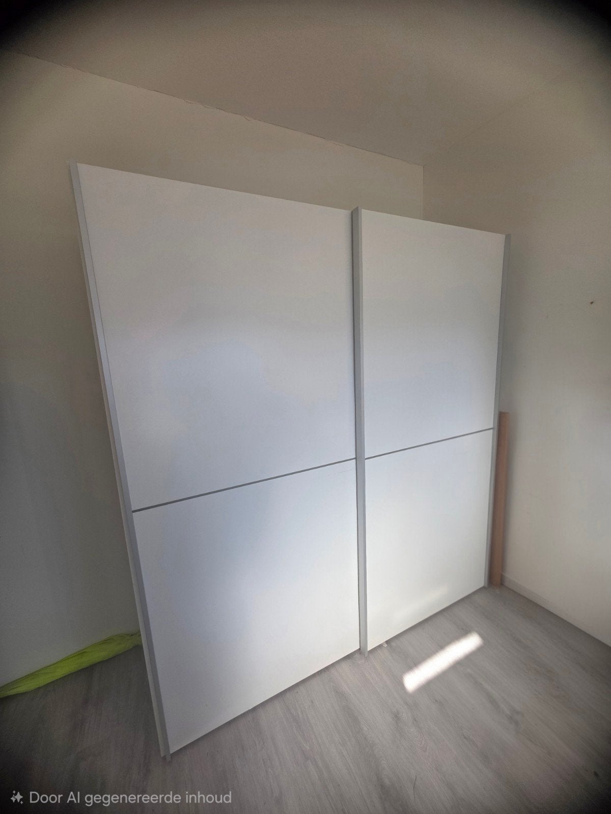 Ruime witte IKEA kledingkast met schuifdeuren, Ophalen, Met deur(en), Gebruikt, 200 cm of meer