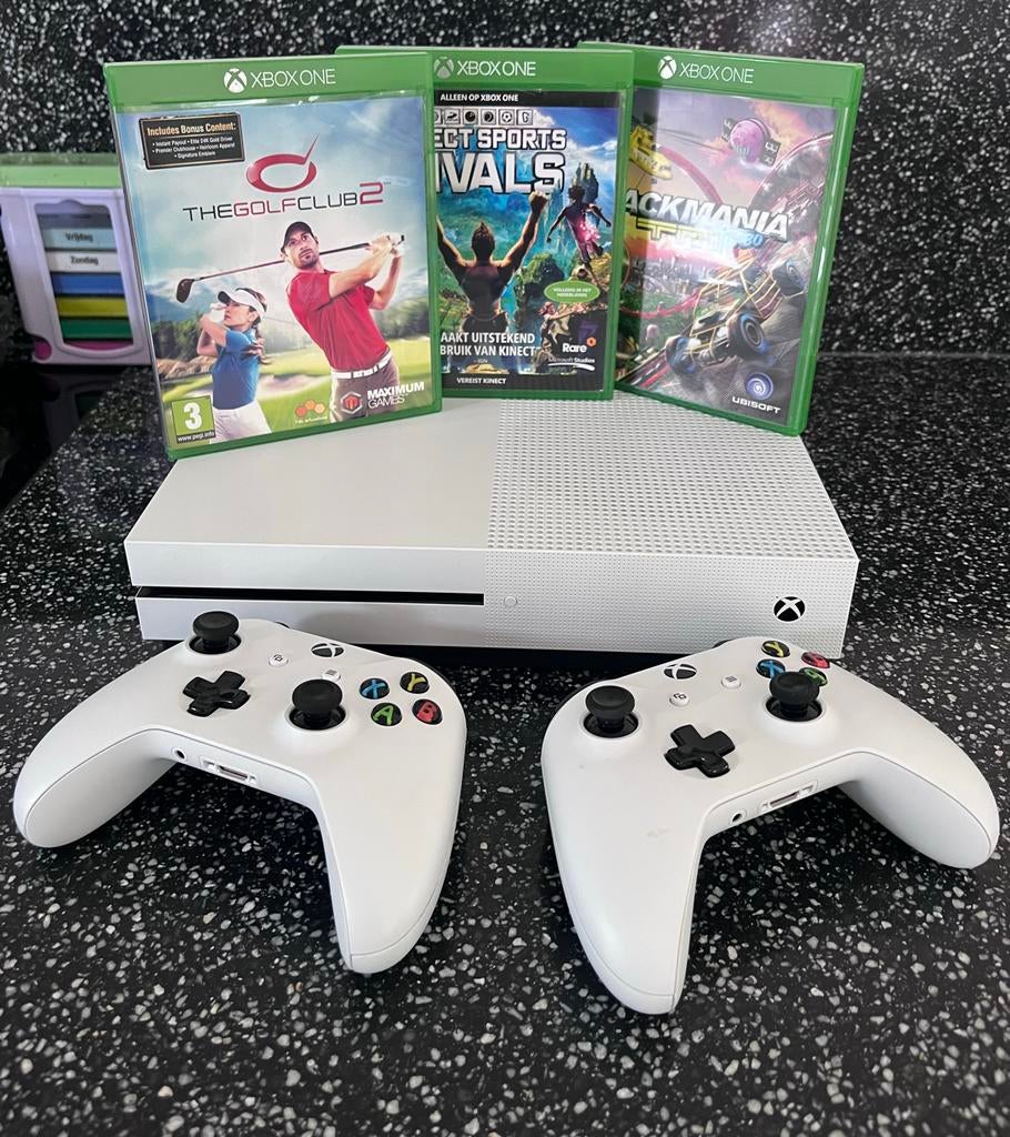 Xbox met 2 controllers en 3 games, Spelcomputers en Games, Games | Xbox One, Gebruikt, 2 spelers, Eén computer, Ophalen of Verzenden