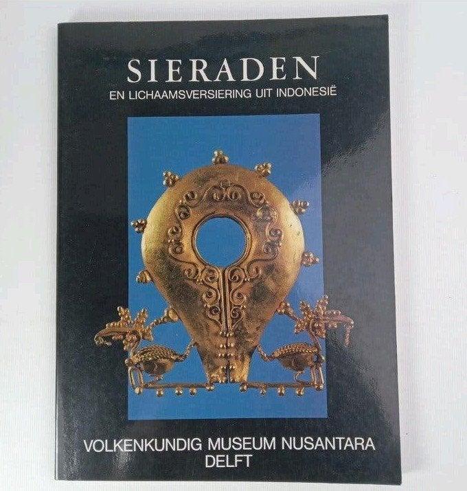 Sieraden en Lichaamsversiering uit Indonesië - Boek, Gelezen, Nederland, Volkenkundig Museum Nusantara Delft, Ophalen of Verzenden