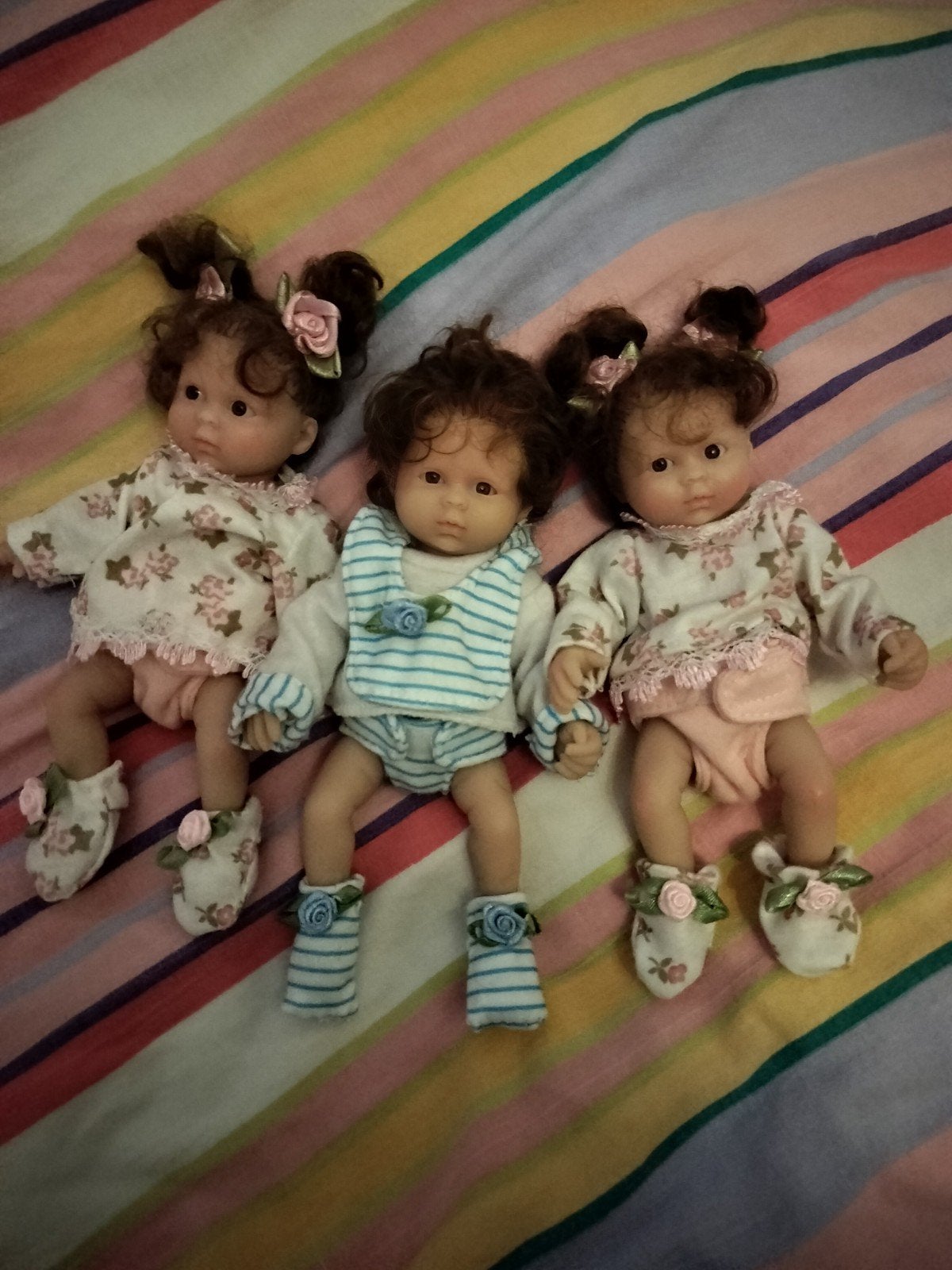 drie kleine siliconen babys 15 cm twee meisjes een jongen, Verzenden, Zo goed als nieuw, Babypop, Levensecht of Reborn
