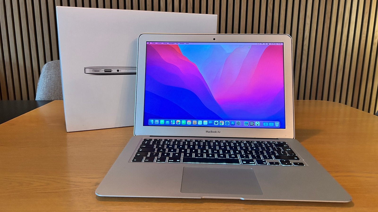 MacBook Air 13-inch 2017 - 1.8 GHz i5 8GB RAM, 121GB SSD
