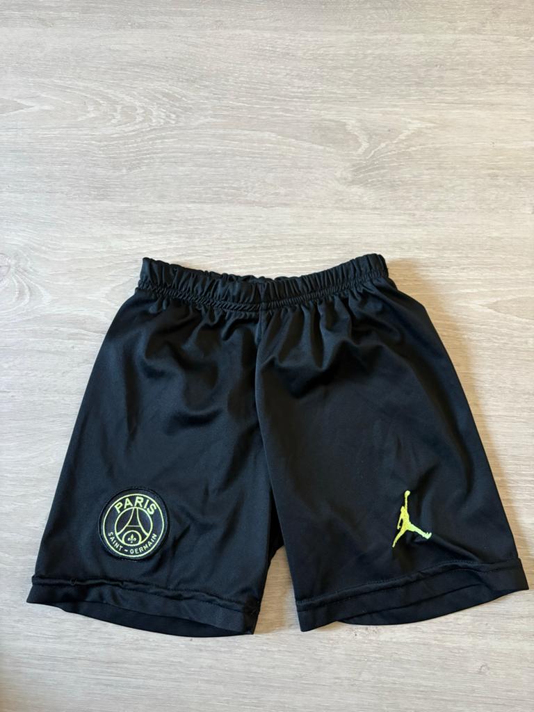 Korte broek Air Jordan PSG maat 128, Ophalen of Verzenden, Zo goed als nieuw, Jongen, Broek