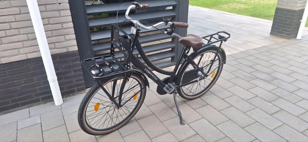 Super leuke meisjes fiets! 1 jaar en 3 maanden oud ( binnen), Fietsen en Brommers, Fietsen | Dames | Omafietsen, Ophalen
