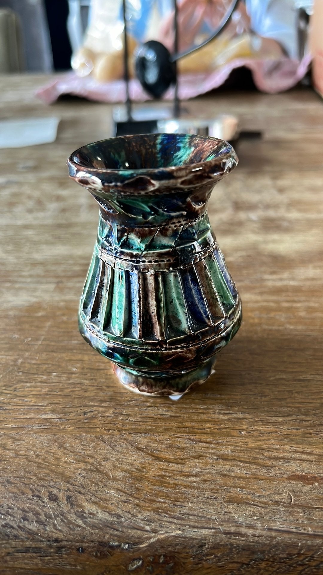 Leuk Fries kerfsnede vaasje 7,5cm hoog in goede staat, Antiek en Kunst, Ophalen of Verzenden
