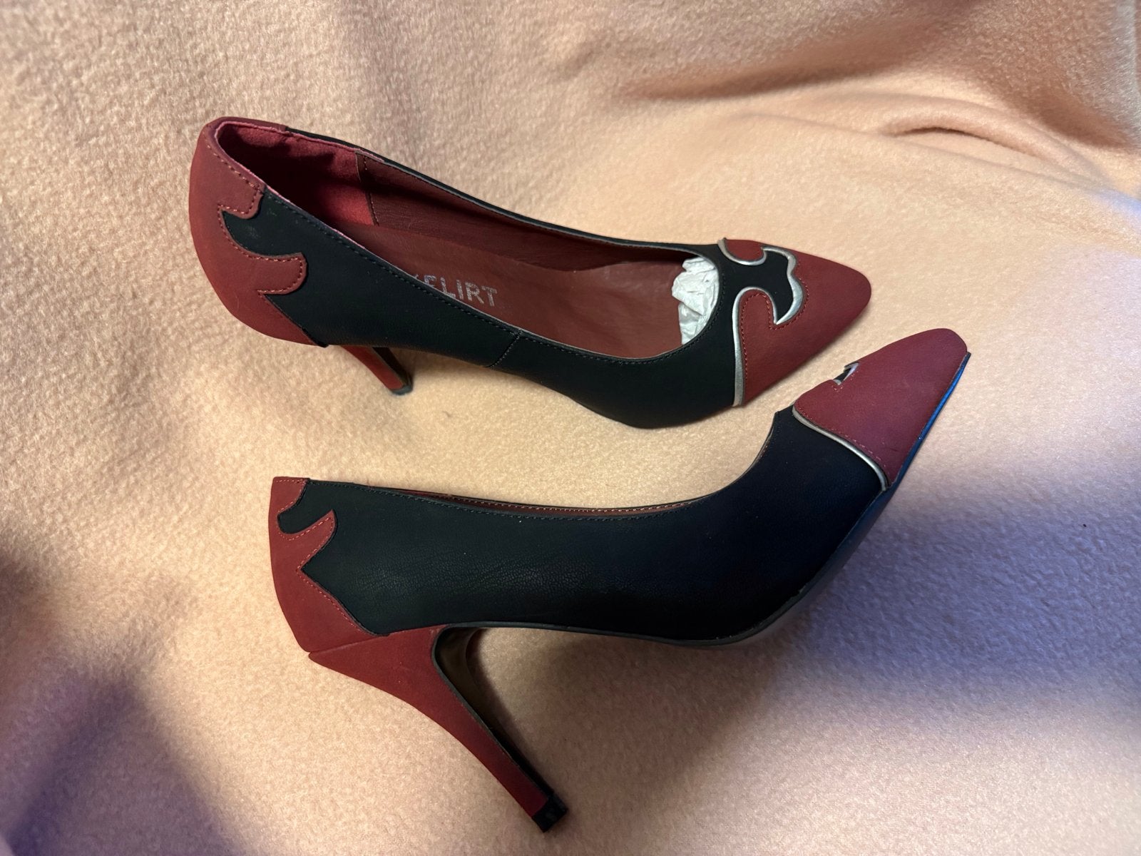 Bodyflirt Pumps - Zwart/Rood Maat 38 nieuw, Kleding | Dames, Pumps, Zwart, Nieuw, Ophalen of Verzenden