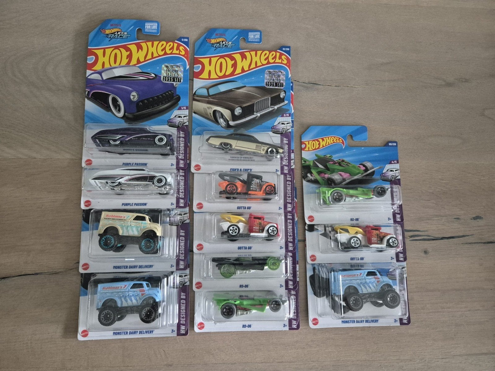 Hot Wheels - Designed by, Hobby en Vrije tijd, Modelauto's | Overige schalen, Nieuw, Auto, Ophalen of Verzenden