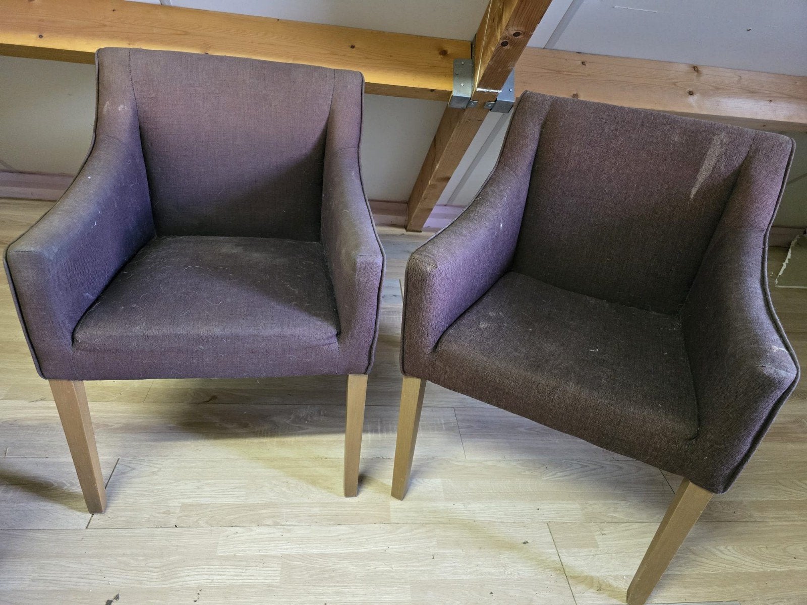 2x Riviera Maison eetkamerstoelen, bruin/paars, Huis en Inrichting, Stoelen, Gebruikt, Twee, Hout, Stof, Overige kleuren, Ophalen of Verzenden