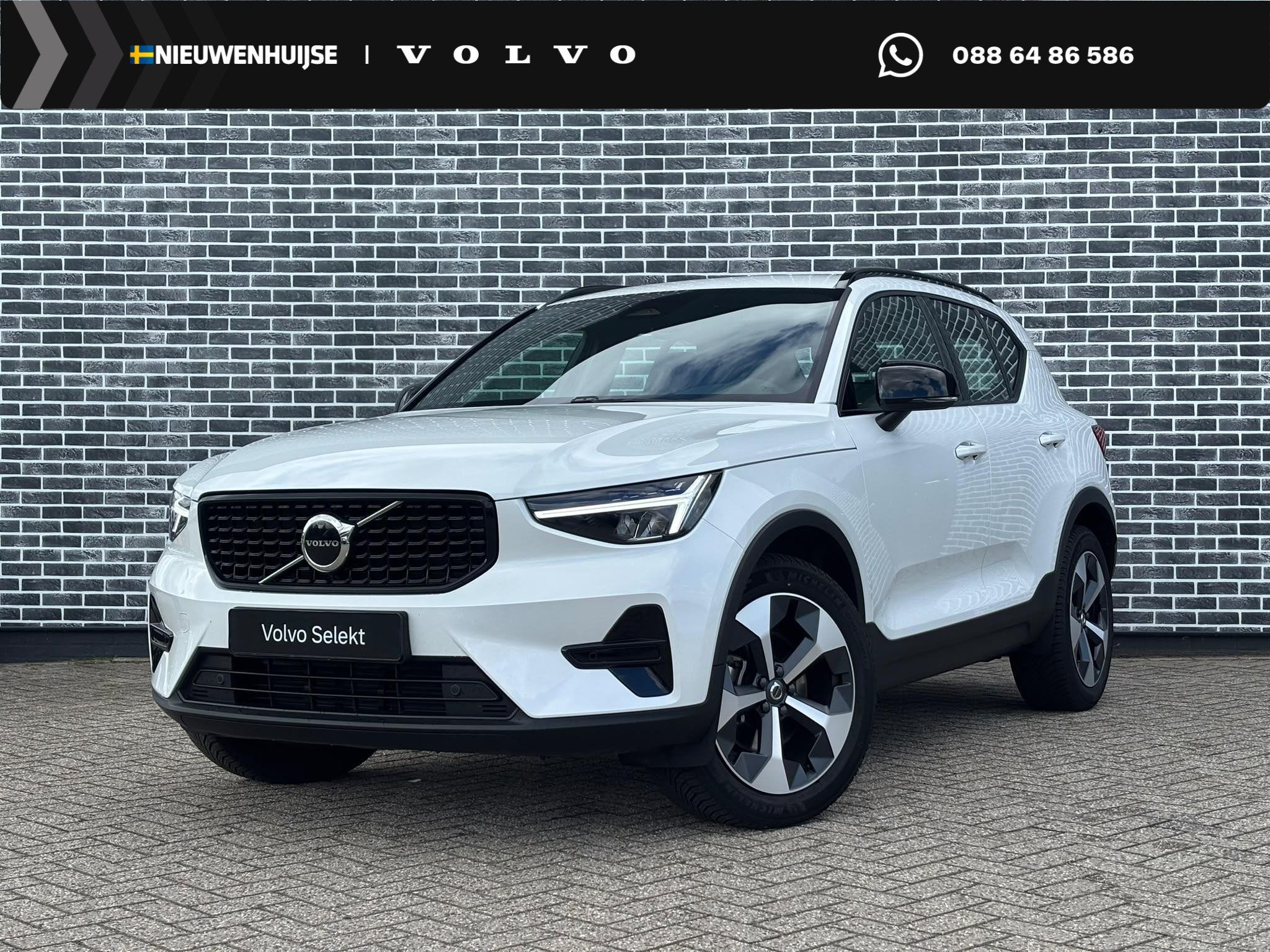 Volvo XC40 2.0 B4 Plus Dark | Trekhaak | Lichtmetalen Velgen