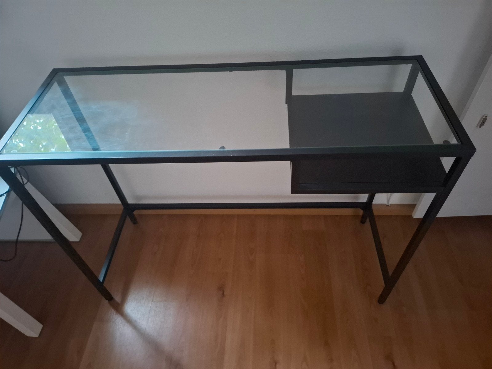 Modern glazen bureau met metalen frame, Huis en Inrichting, Bureaus, Ophalen, Zwart, Gebruikt, Overige merken