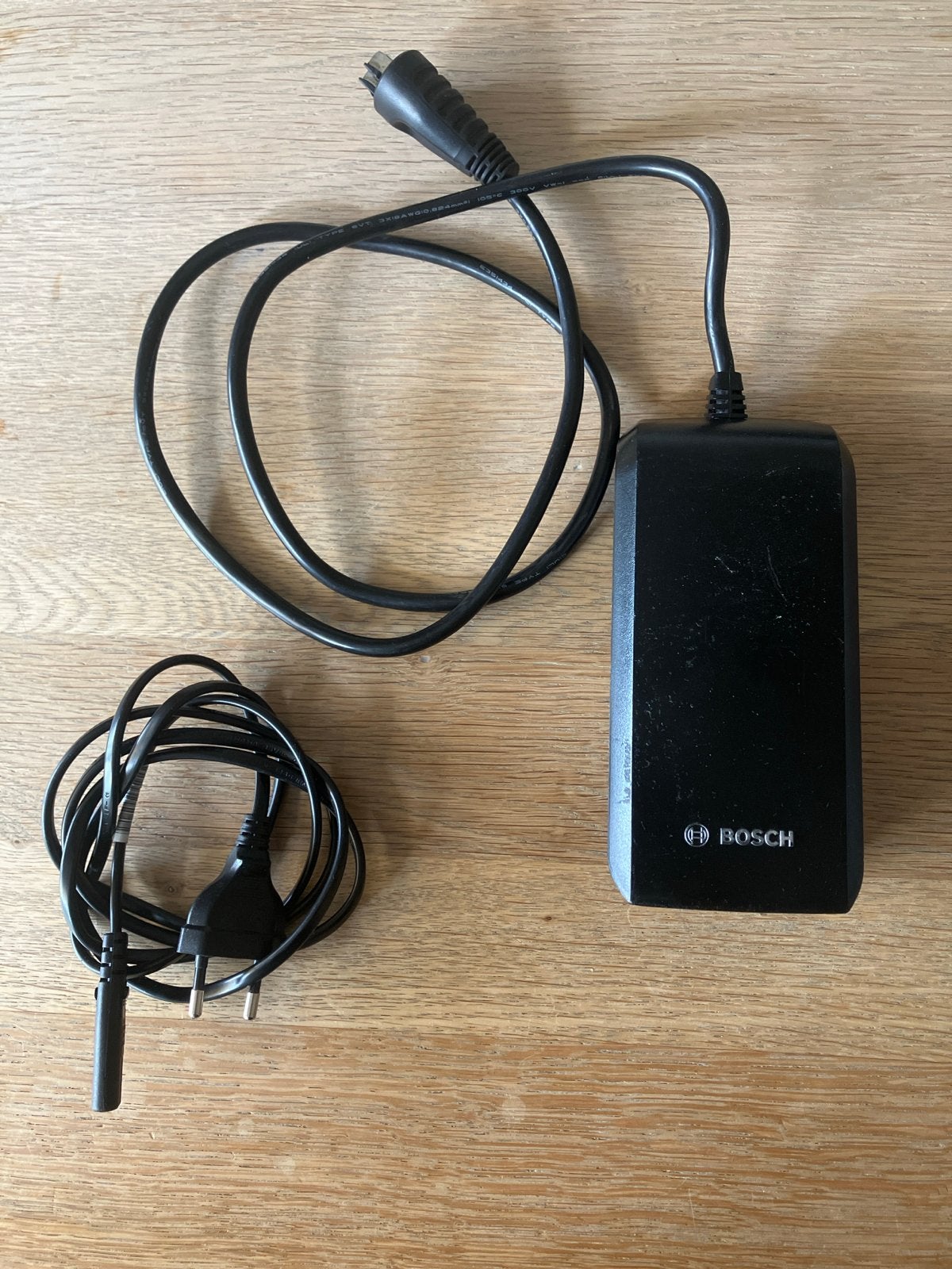 Bosch E-bike Oplader 2A Compact Charger BC220, Fietsen en Brommers, Fietsaccessoires | Fietsaccu's, Ophalen of Verzenden, Gebruikt