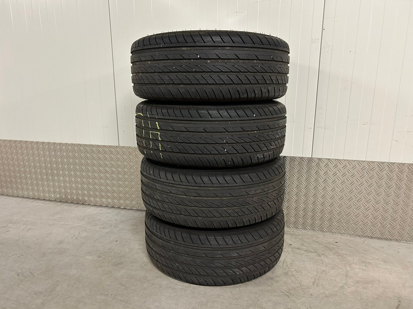 Peugeot RCZ 19 inch 5x108 Zomer 2022 235/40/19, Auto-onderdelen, Banden en Velgen, Gebruikt, Banden en Velgen, 235 mm, **