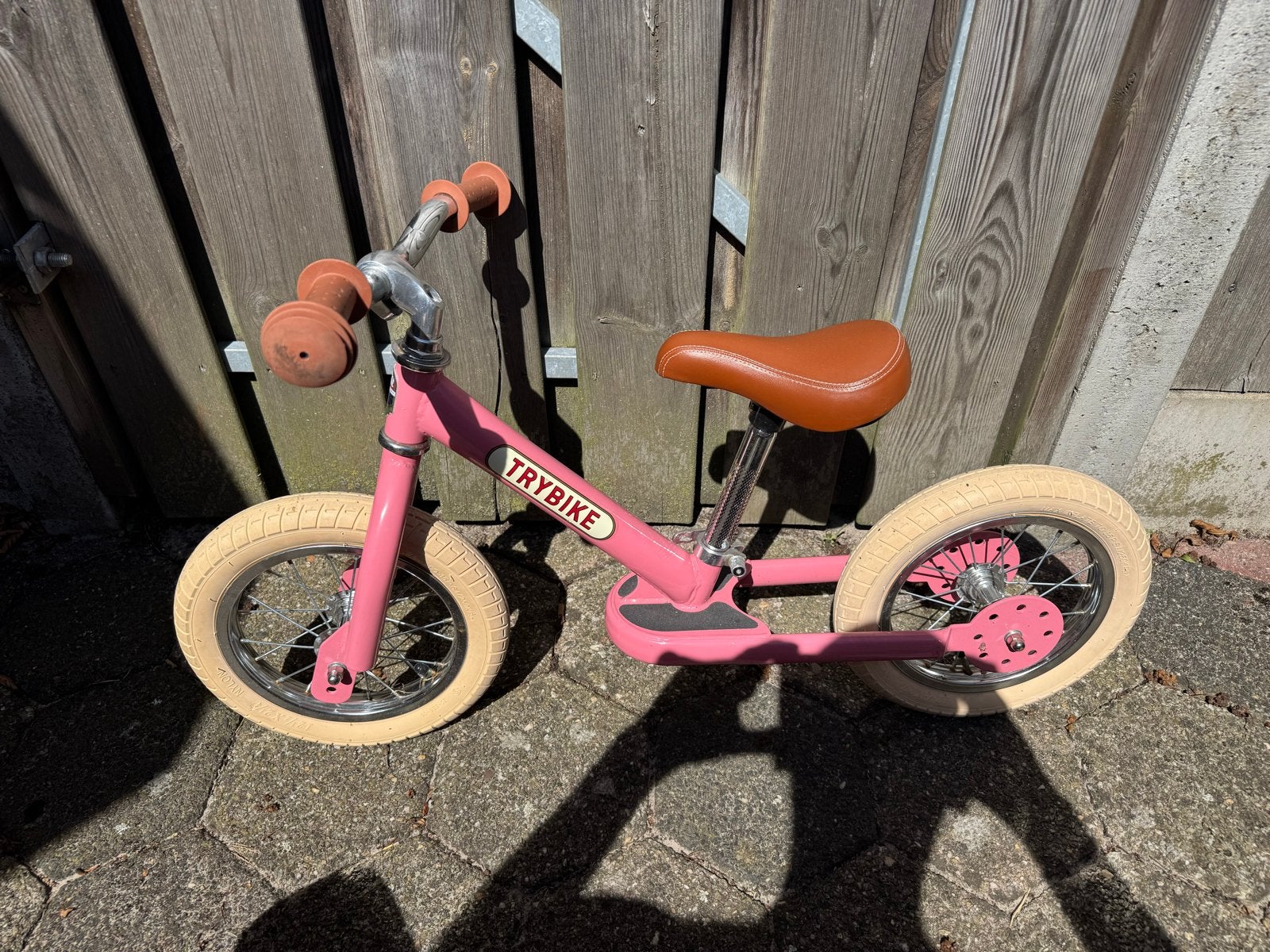 Trybike Steel loopfiets roze met Trybike Kit, Ophalen, Gebruikt, Minder dan 16 inch