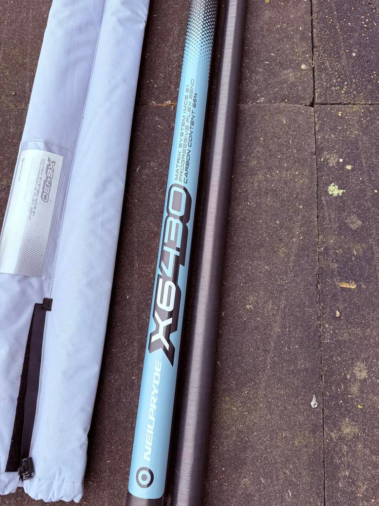 NeilPryde X6 mast lengte 430 cm, Watersport en Boten, Windsurfen, Ophalen, Zo goed als nieuw, Mast, Met draagtas