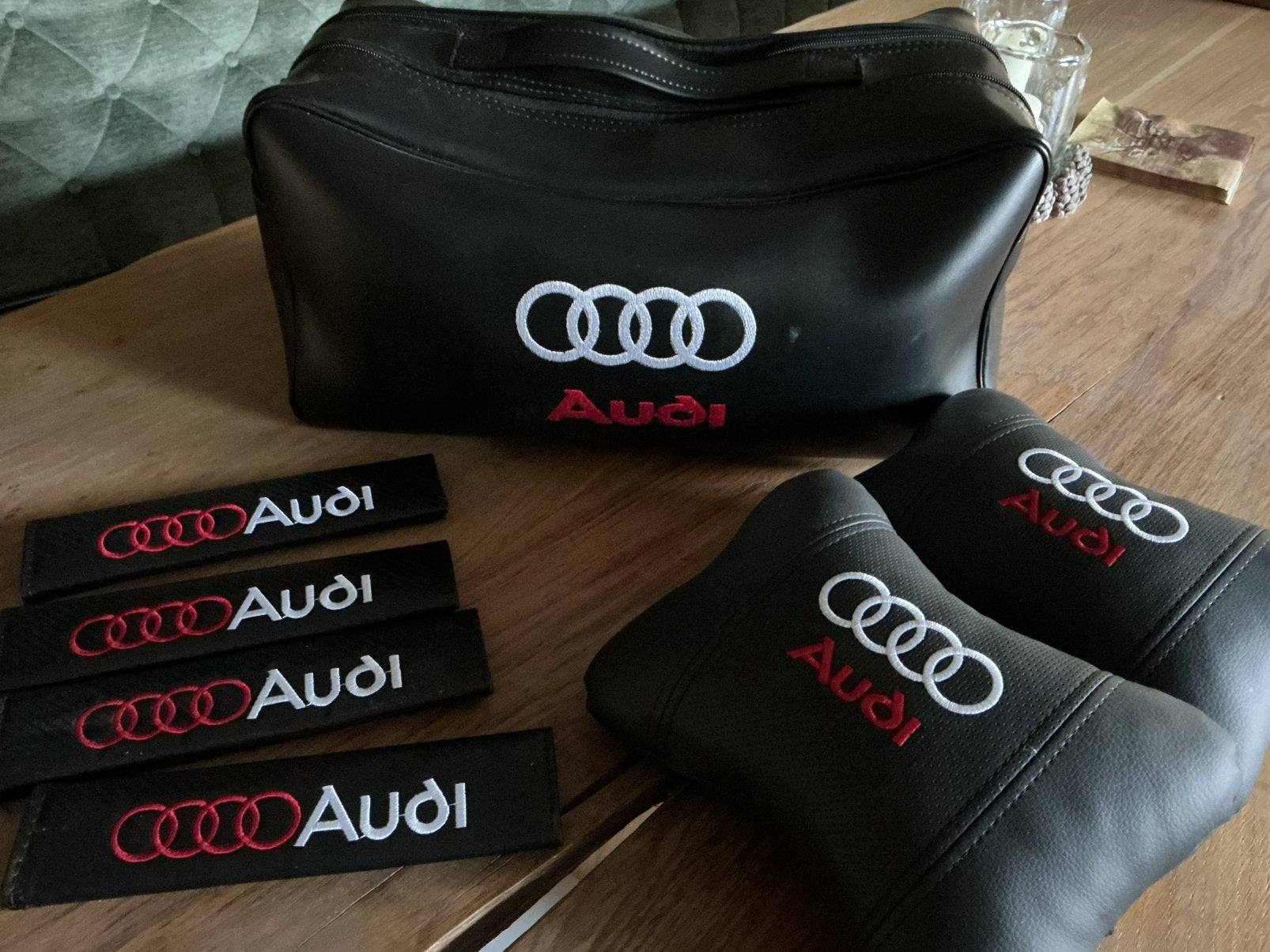Audi tas(kofferbak organizer) gordelhoezen en kussentjes, Ophalen of Verzenden, Zo goed als nieuw, Overige typen