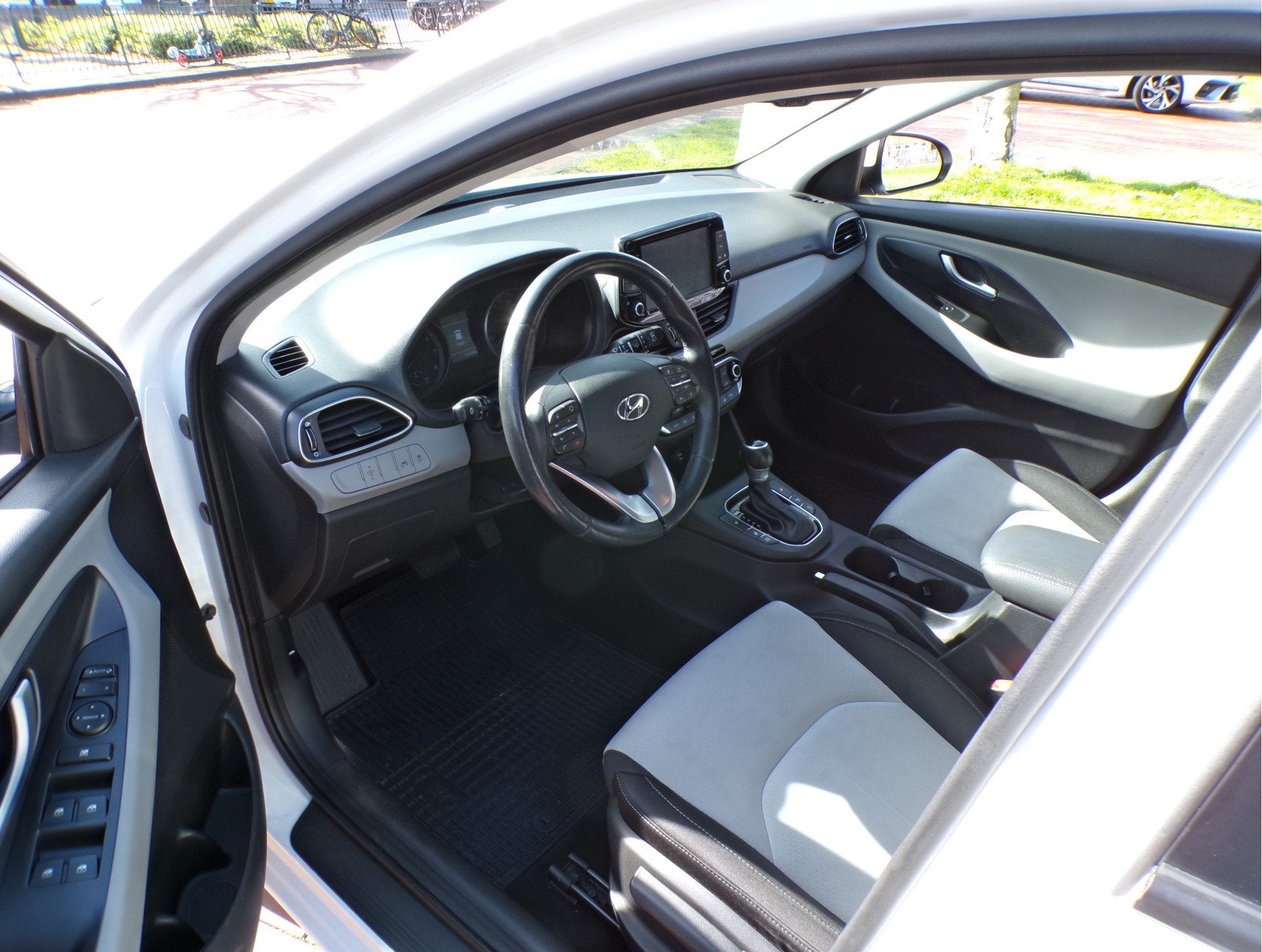 Hyundai i30 Wagon 1.4 T-GDI Premium AUTOMAAT APPLE CARPLAY ., Auto's, Hyundai, Euro 6, 4 cilinders, Wit, I30