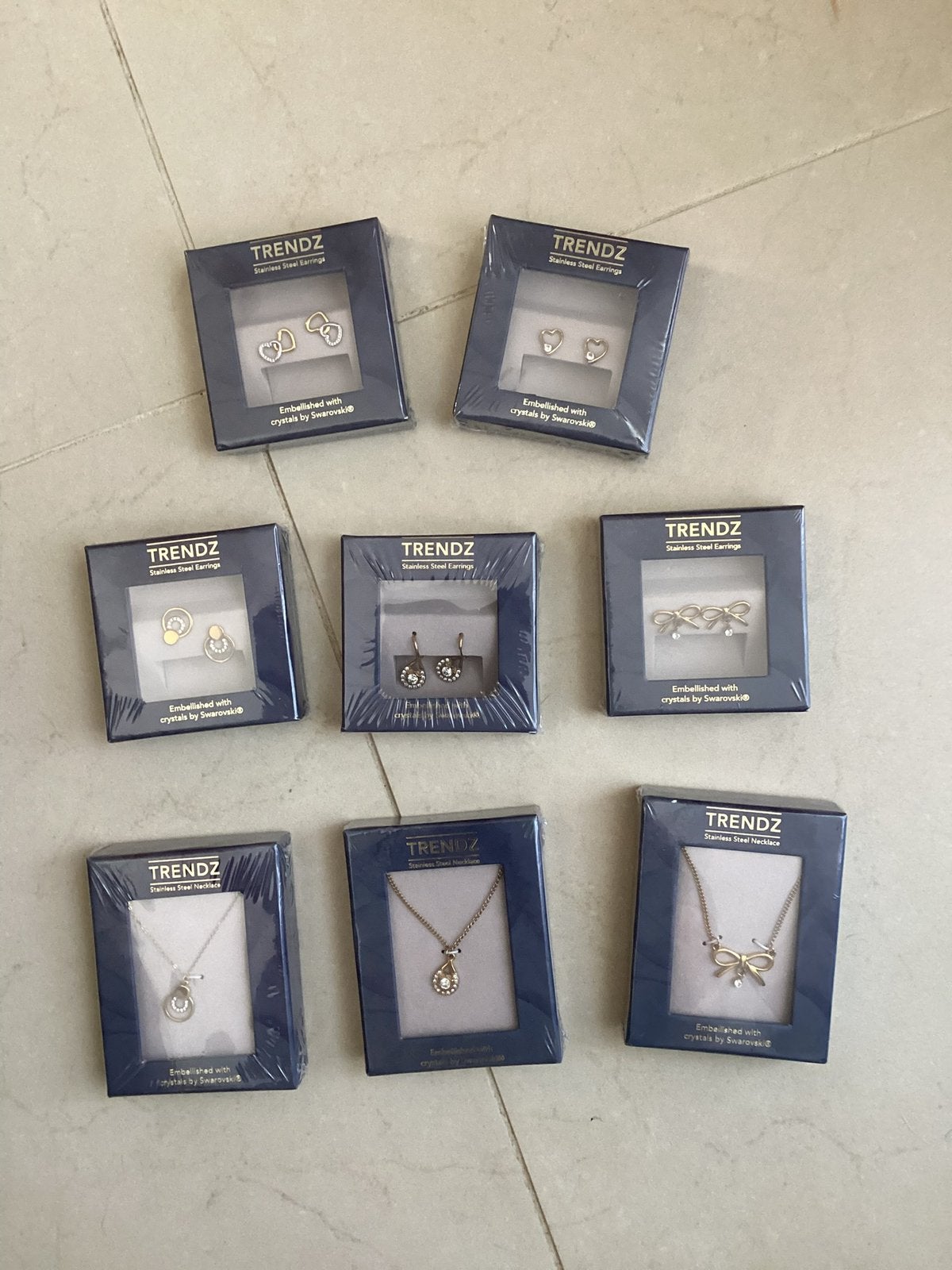 Partij 46 stuks Trendz sieraden met Swarovski kristallen, Met kristal, Overige materialen, ., Nieuw