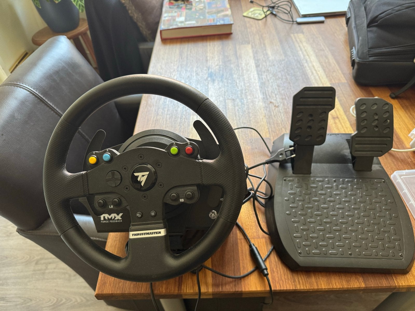 Thrustmaster TMX Force Feedback racestuur met pedalen, Spelcomputers en Games, Ophalen, Racestuur, Gebruikt, Xbox