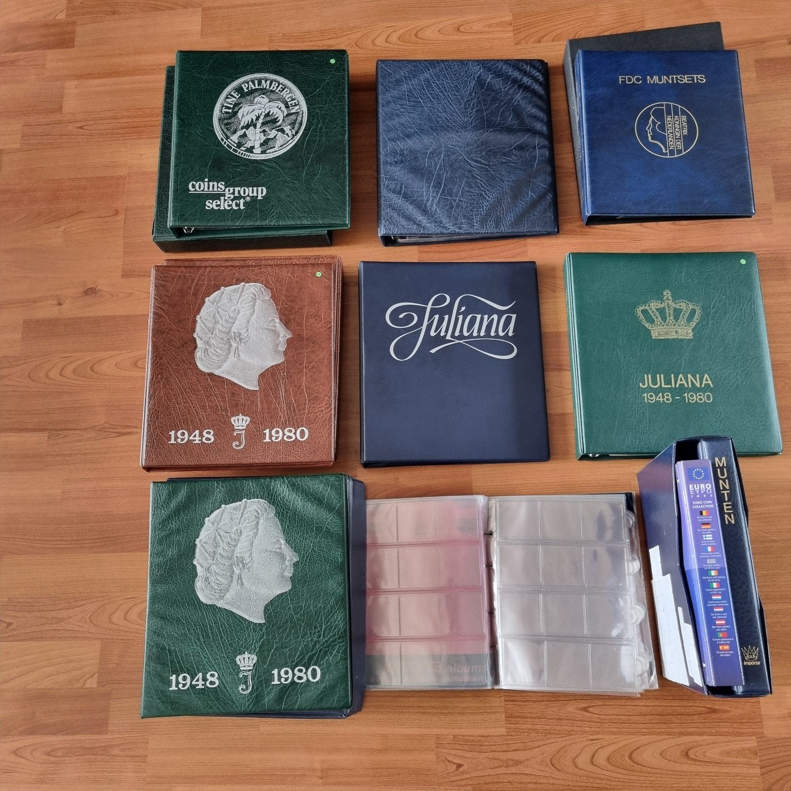 8 Lege Muntmappen met Bladen voor Verzamelaars, Ophalen of Verzenden, Verzamelmap