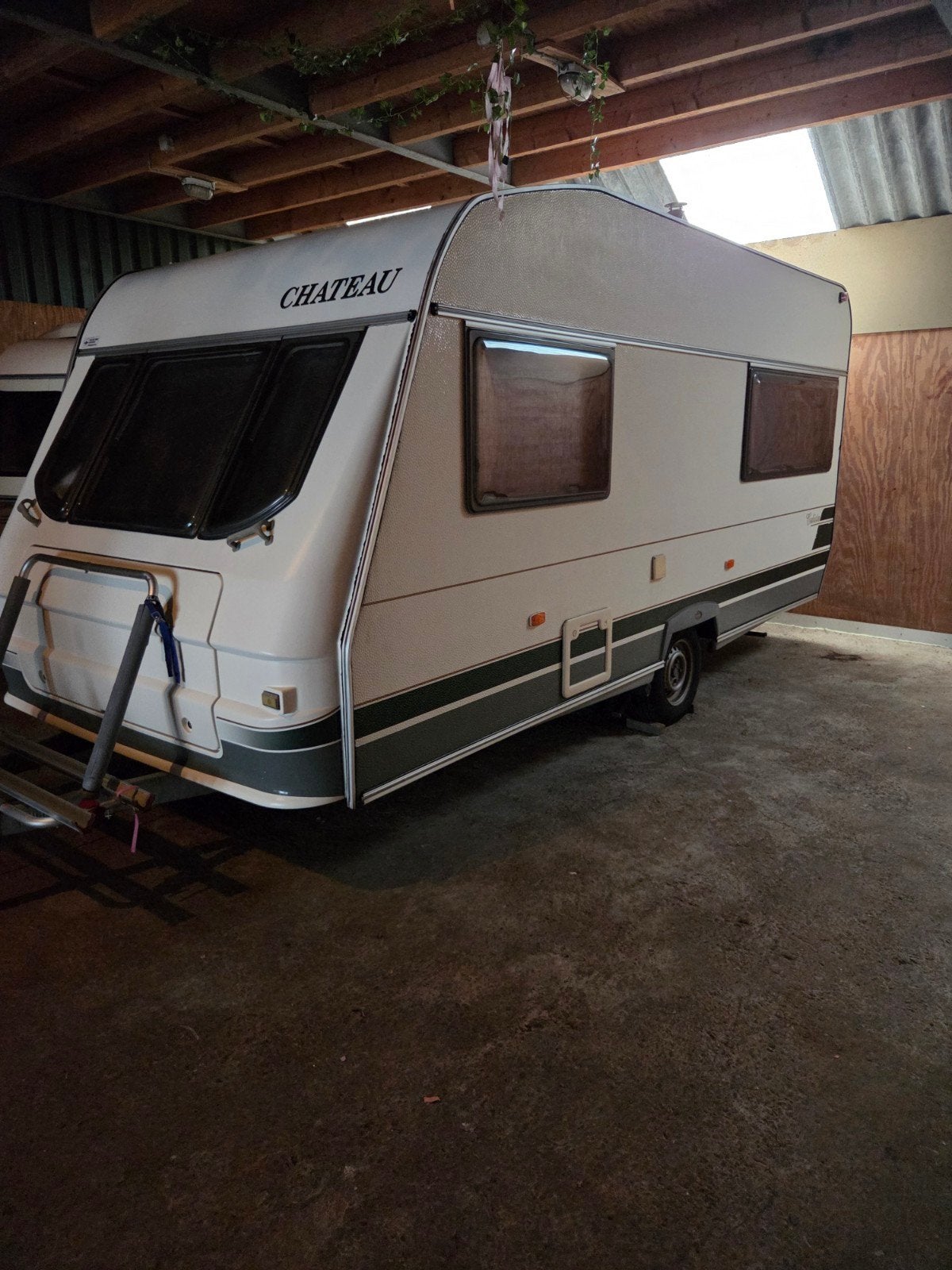 Nette Chateau Calista 430 met mover en voortent, Bedrijf, Treinzit, 4 tot 5 meter, Luifel