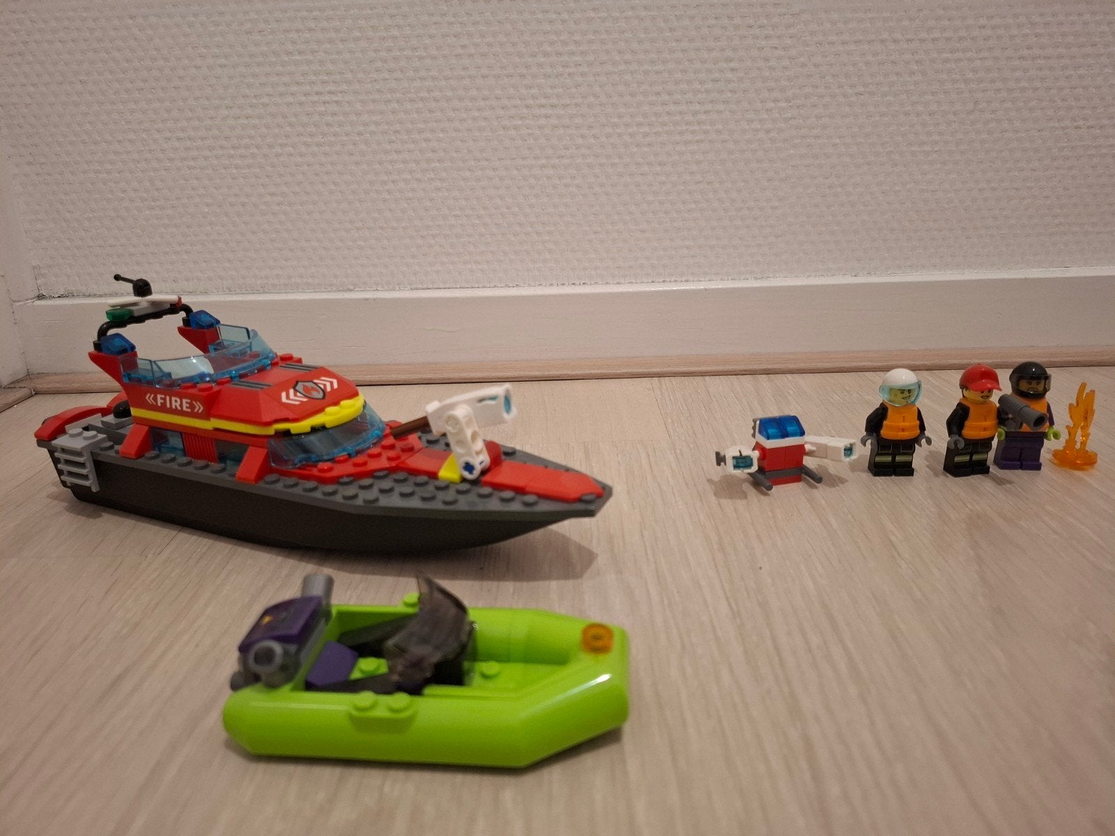 LEGO City Brandweer Reddingsboot 60373 met minifiguren, Ophalen of Verzenden, Zo goed als nieuw