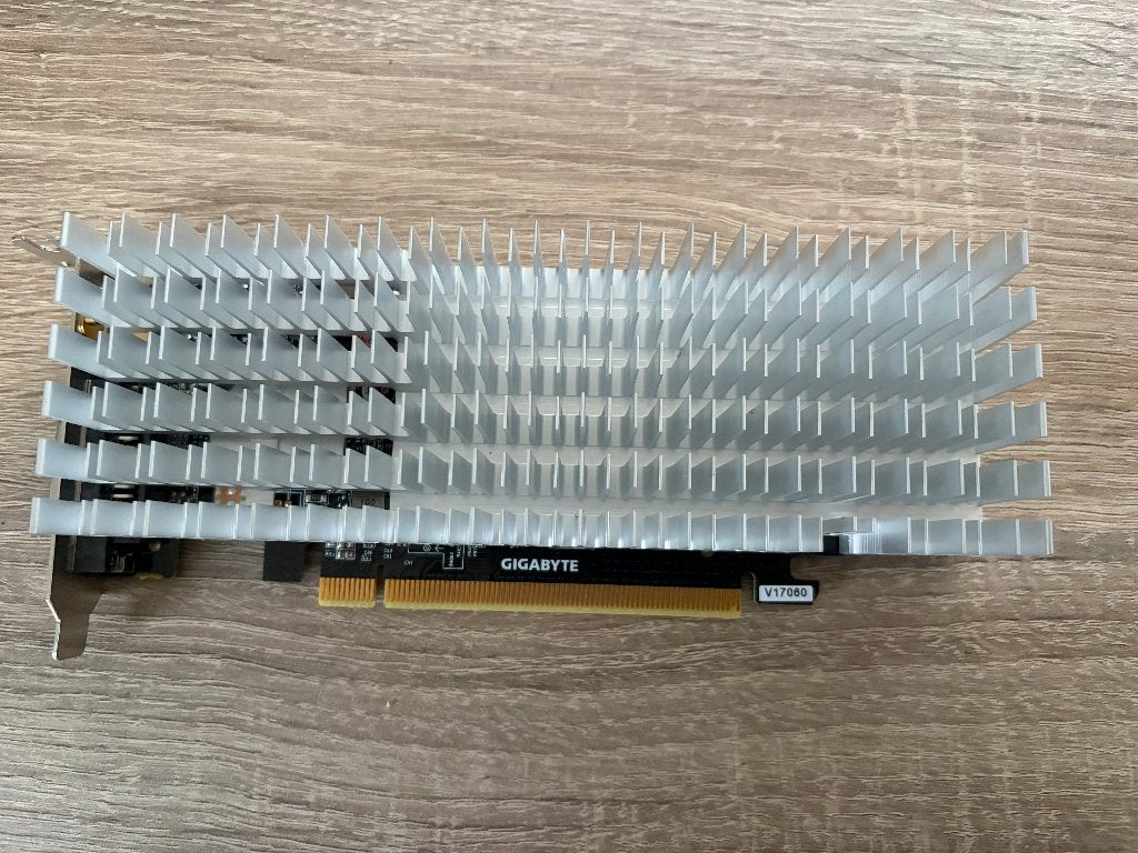 Gigabyte GT 1030 Silent Low Profile 2G, Computers en Software, PCI-Express 3, Gebruikt, Ophalen of Verzenden, GDDR5