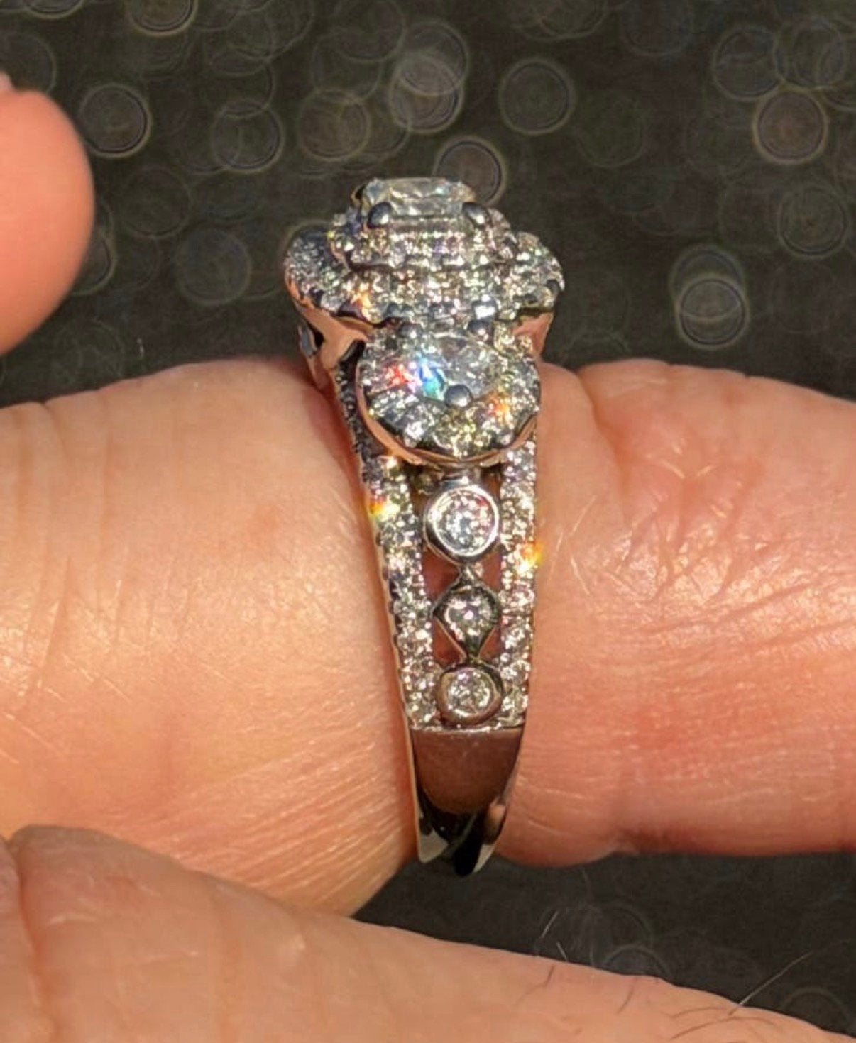 Exclusieve witgouden ring met 111 natuurlijke diamanten!, Nieuw, Ophalen of Verzenden, Kleiner dan 17, Met edelsteen